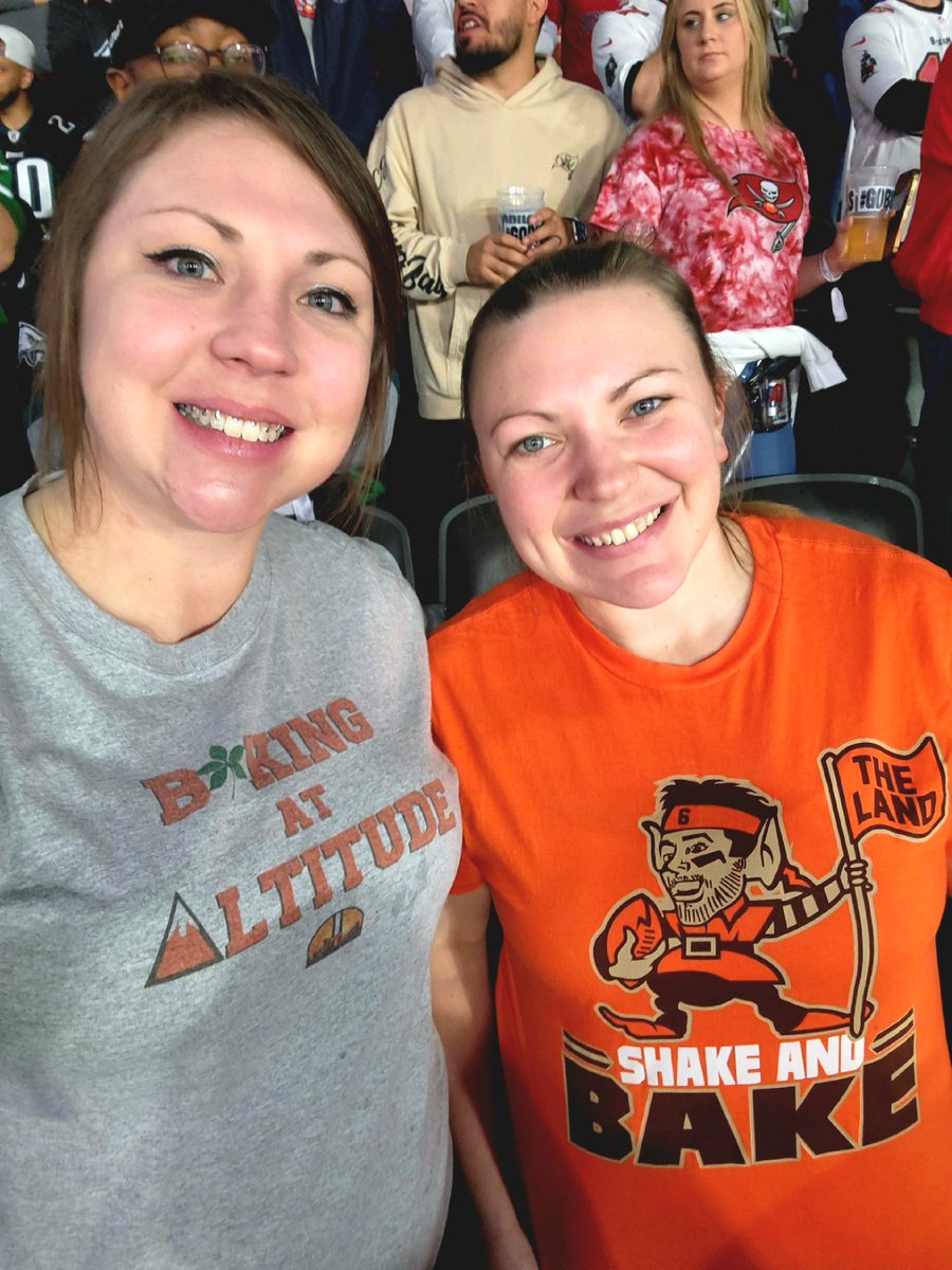 CJ_T_Rex's tweet photo. In the Tampa Bay[ker] area with @CLE_Pickle5.. figured we needed to check in and cheer on @bakermayfield in the playoffs! @RJStadium @Buccaneers @Browns #GoBaker #GoBakerGoBrowns #PHIvsTB https://t.co/Cv8npk5huV