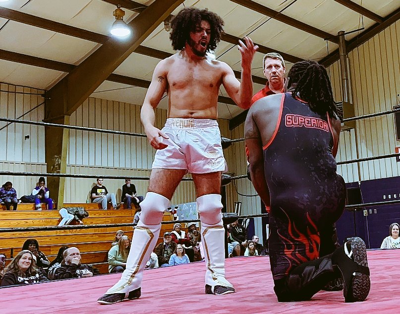OneWorldWarrior's tweet photo. Old School Wrestling
January 13, 2024
Woodbury, GA

🇺🇲 @tonefelixx  ⭕
vs
🇵🇷 @BrianAtomic ❌

#ToneFelix #BrianAtomic
#AtomicH  #TheHeadHunter
#AtomicFormula #Rivals
#プロControlSystem
#MuayThai #CombineKiller https://t.co/nWn3ptY1Ix