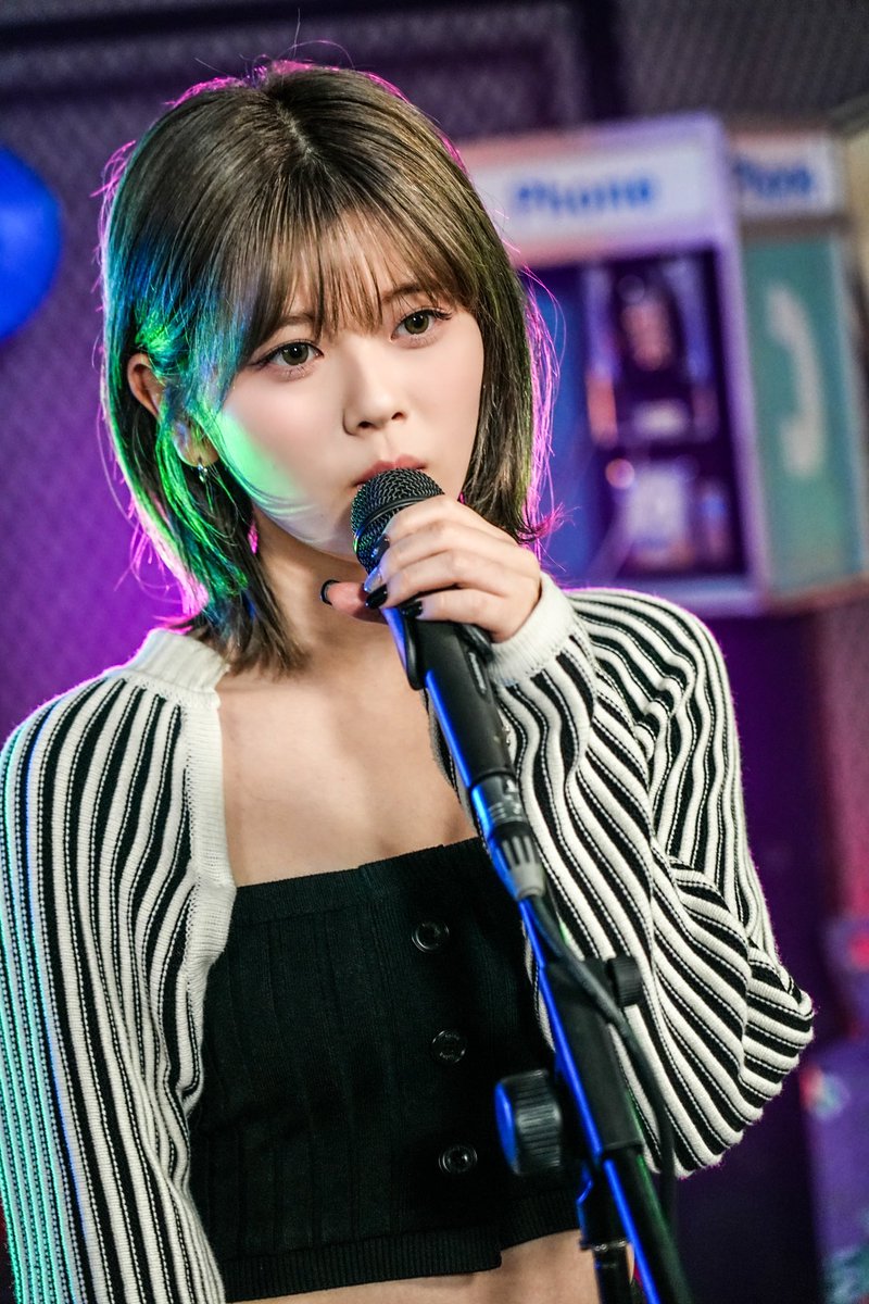 NiziU__official's tweet photo. [#NiziU_CAM］
「Don't know you (Heize)」Cover by RIKU &amp; RIMA
Behind Cut📸

#RIKU #RIMA
#NiziU #ニジュー #니쥬 #WithU
#NiziU_Cover
#Heize #헤이즈 #Dontknowyou https://t.co/o8oZ2gntoL