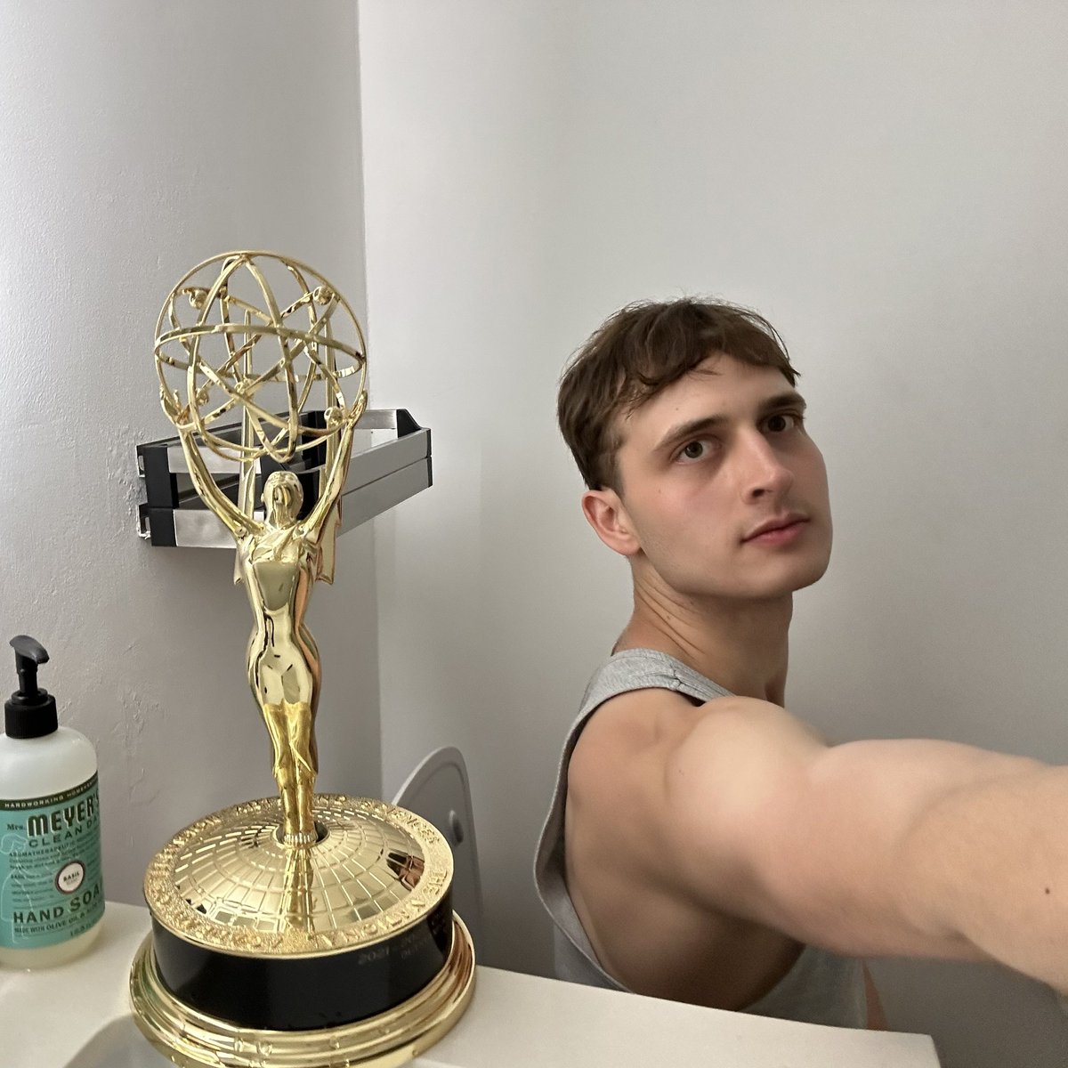 andrewlowe's tweet photo. congrats to everyone winning Emmy’s tonight!!! this is not my Emmy but i think i look good here ❤️ https://t.co/1kBf837lBs