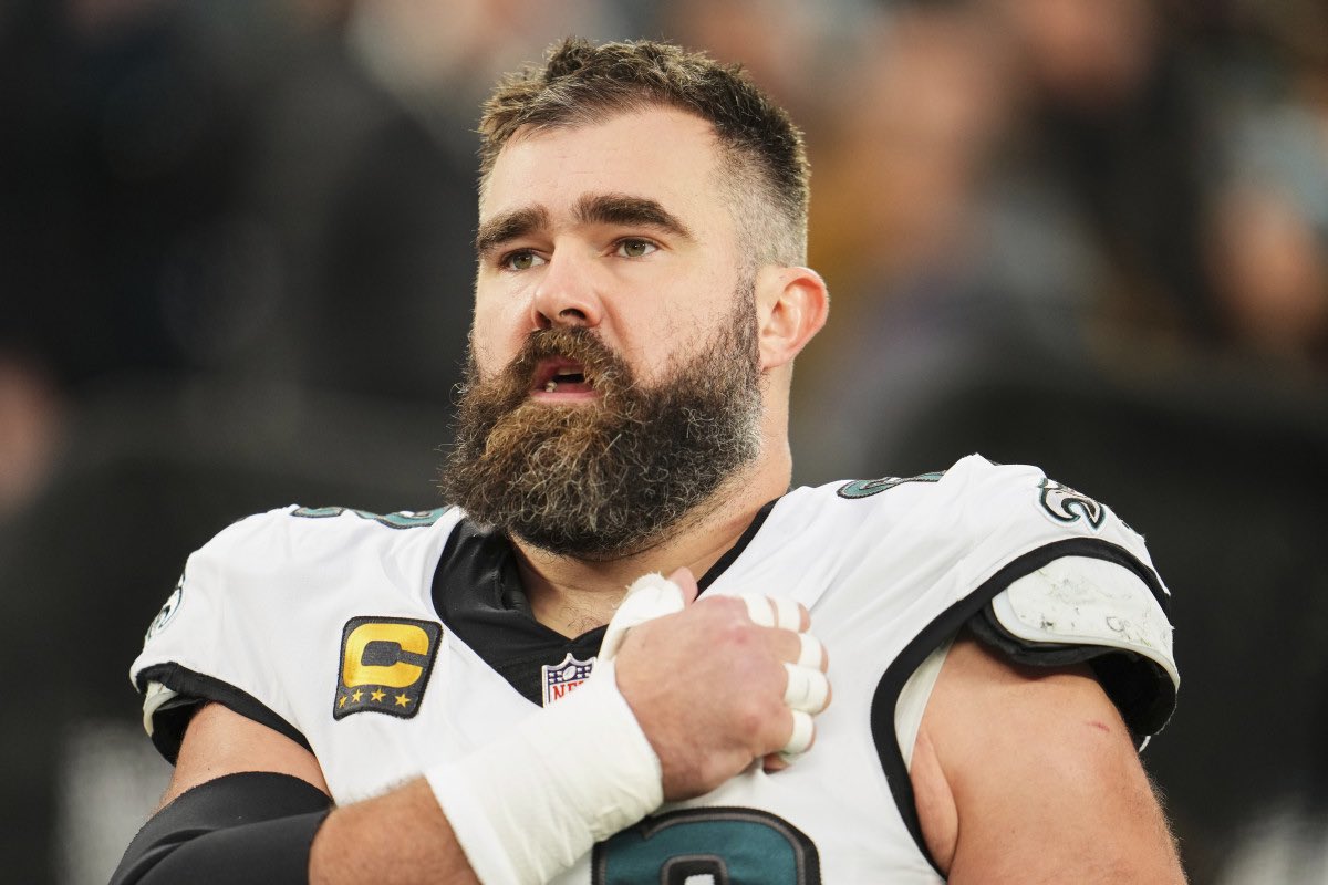 ProjectHurts's tweet photo. Thank you for everything you have done for Philadelphia, Jason Kelce. You will forever be remembered as the greatest center of all time.

Forever an Eagle @JasonKelce 🦅💚

#FlyEaglesFly https://t.co/gnc79zYrmI