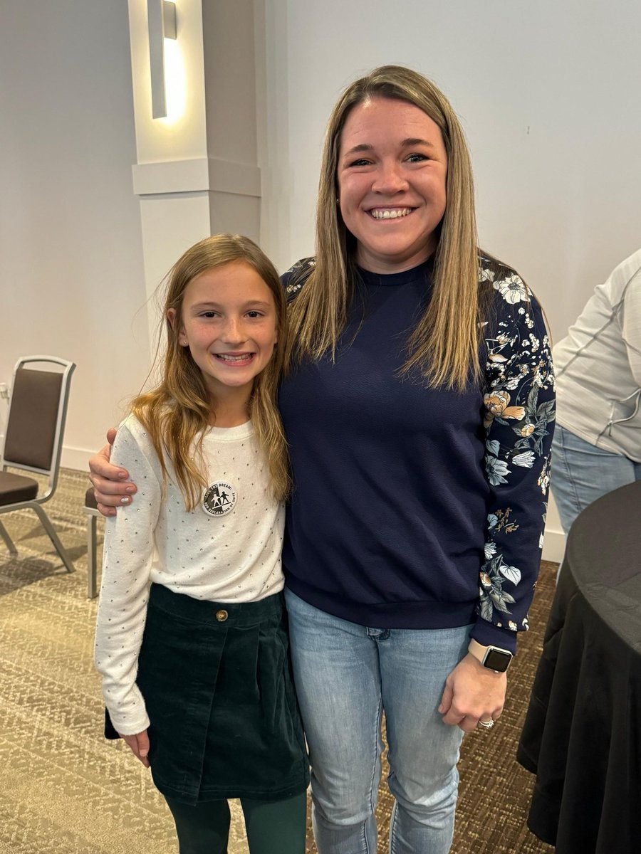Aliciamcglothin's tweet photo. I could not be more proud of my student, Eloise! She was the grand prize winner in the MLK Day essay contest!There were over 400 applicants. She brought chills and tears across the room as she read her essay. I’m one blessed teacher to have such an amazing student!#RocketProud https://t.co/G2Q0QtQvjf
