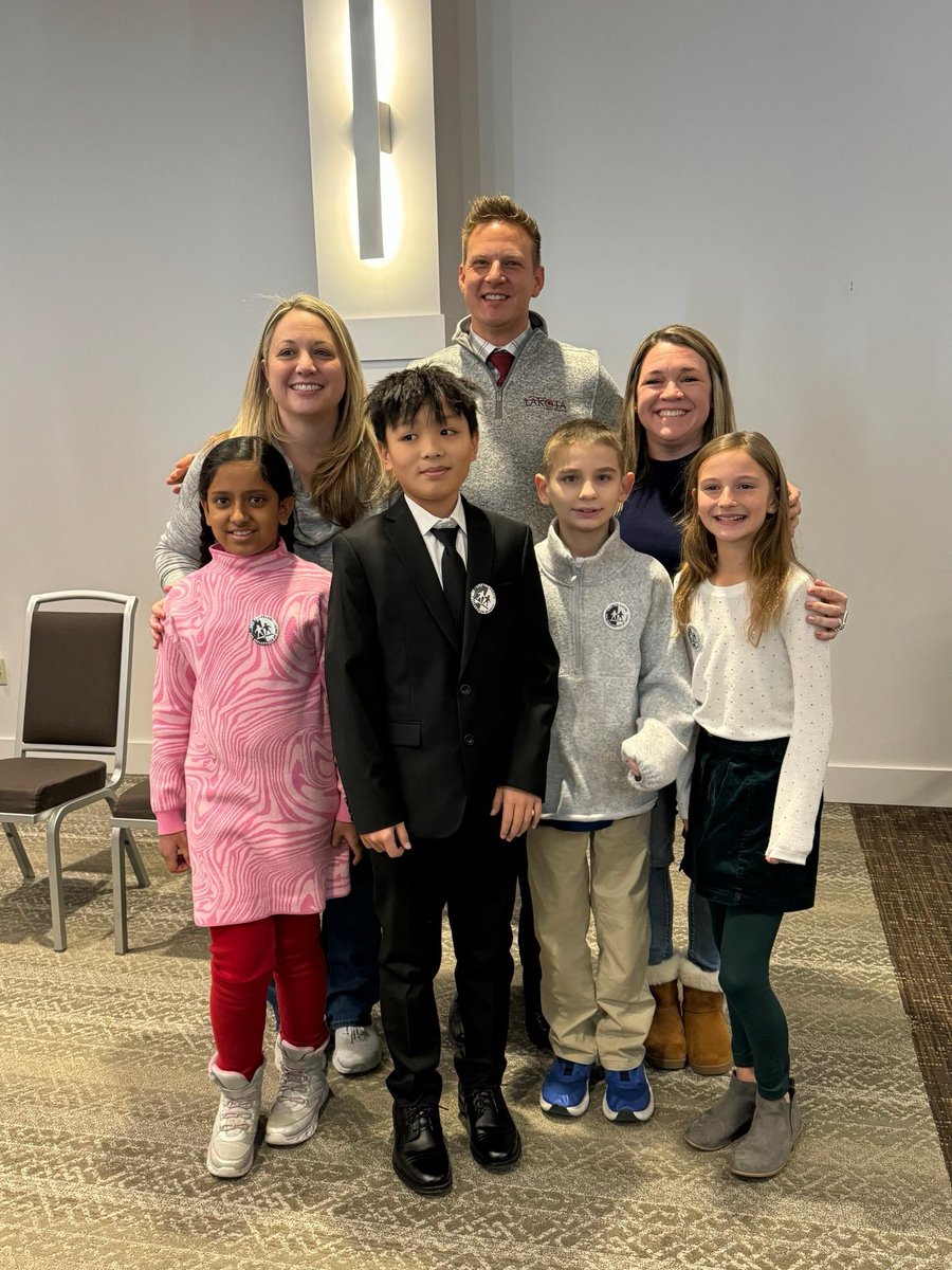 Aliciamcglothin's tweet photo. I could not be more proud of my student, Eloise! She was the grand prize winner in the MLK Day essay contest!There were over 400 applicants. She brought chills and tears across the room as she read her essay. I’m one blessed teacher to have such an amazing student!#RocketProud https://t.co/G2Q0QtQvjf