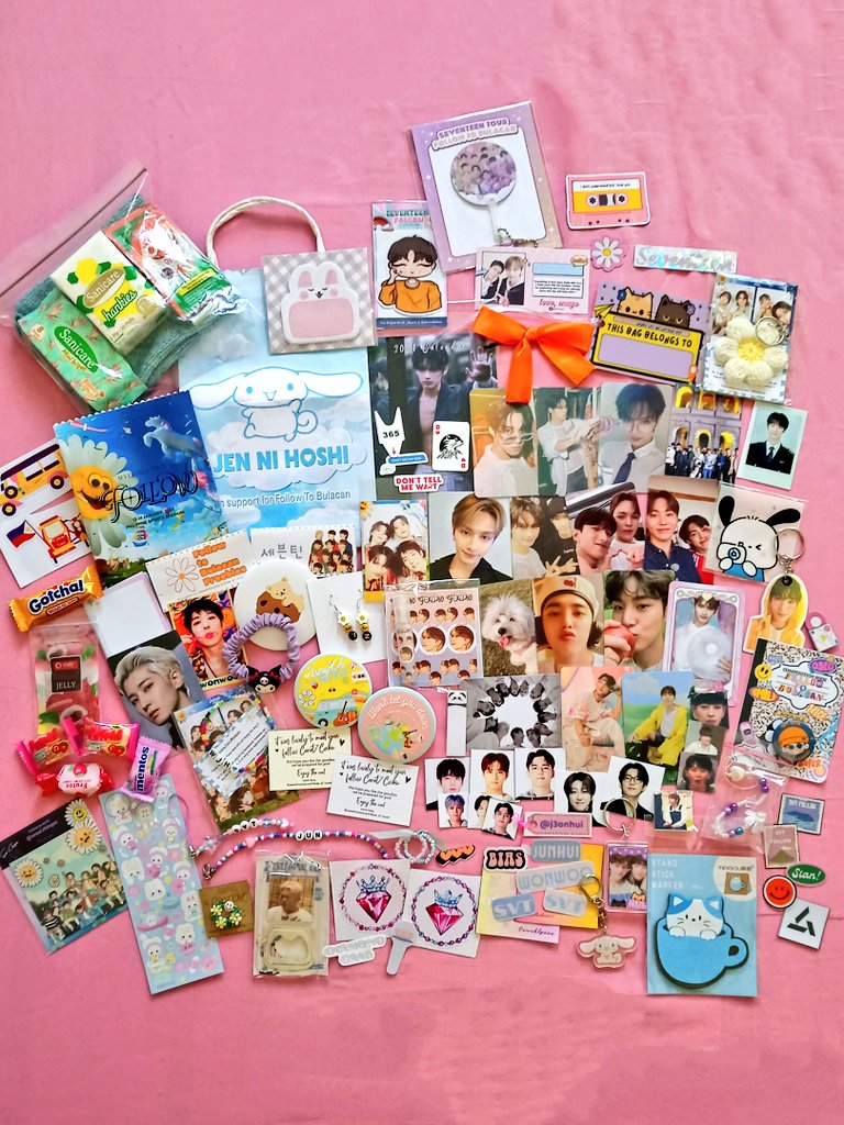 J3ONHUII's tweet photo. ay si oa sa pag hakot ng freebies! 🤣

thank you po ulit sa lahat ng successful trades ko pati mga on-the-spot trade at mga randomly lang nagbigay sakin!! dabest kayo, ph carats 🩷🩵

[will tag below those with username sa freebies nila 👇🏼] https://t.co/MykT0hJ5L0