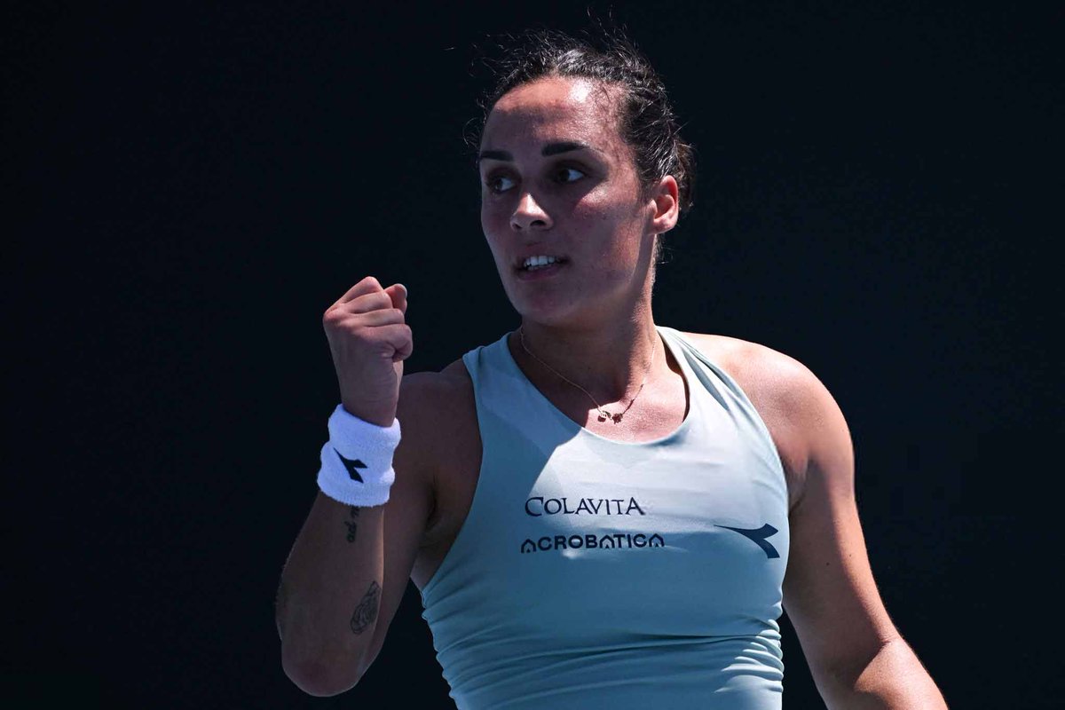 FansTrevisan's tweet photo. Australian Open - Renata Zarazua vs Martina Trevisan 6-4. 4-6, 2-6
Come on @MartinaTrevisa3 https://t.co/wRQeXZopsK