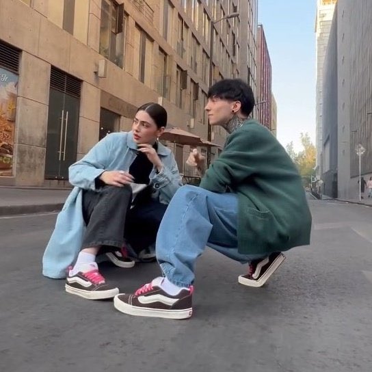 iconicdemie's tweet photo. quiero esos vans ya ahorita 🫵🏻 me urgen. https://t.co/UAw47exZmR