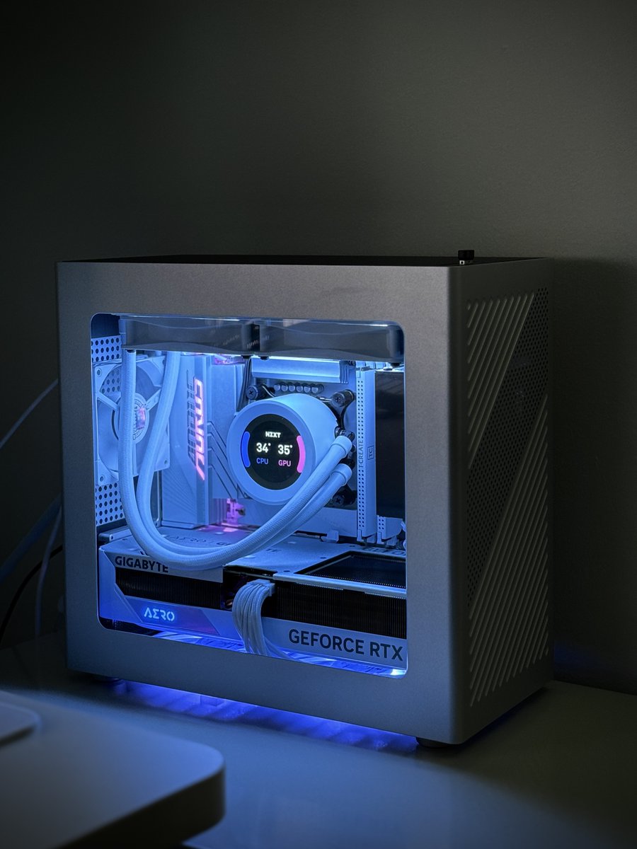 Nana_Maru_Go's tweet photo. 設置完了
ハイスぺ水道メーター味
#Intel Core i9 13900K
#Gigabyte B760 AORUS Elite X AX
#Gigabyte GeForce RTX 4070 Ti AERO
#TEAMgroup T-CREATE DDR5-6800 48GBx2
#NZXT kraken Elite 240 RGB
#Corsair SF750 Platinum
#COOJ Z-18 M-ATX case
#自作PC https://t.co/PV63vK7kN4