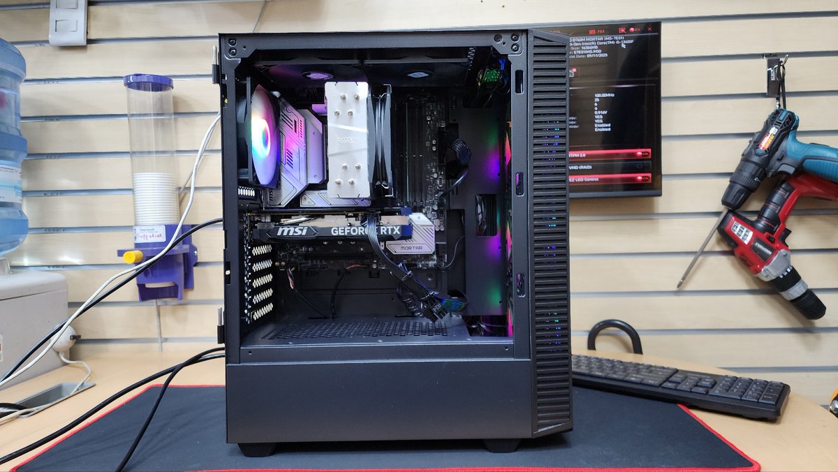 dohwicom's tweet photo. i5 13400F+RTX 4060 게이밍 PC 조립 사진입니다
SSD로 4TB SSD로 요청하셨는데 이 정도면 웬만한 자료나 게임 저장용으로 충분하지 않을까 하는 생각이 드네요
도휘컴 문의 카카오톡 오픈채팅 상담방 https://t.co/RcYMyk6GQc
#도휘컴 #게임용PC #게이밍PC #13400F #RTX4060 https://t.co/4XCUh4AbGA