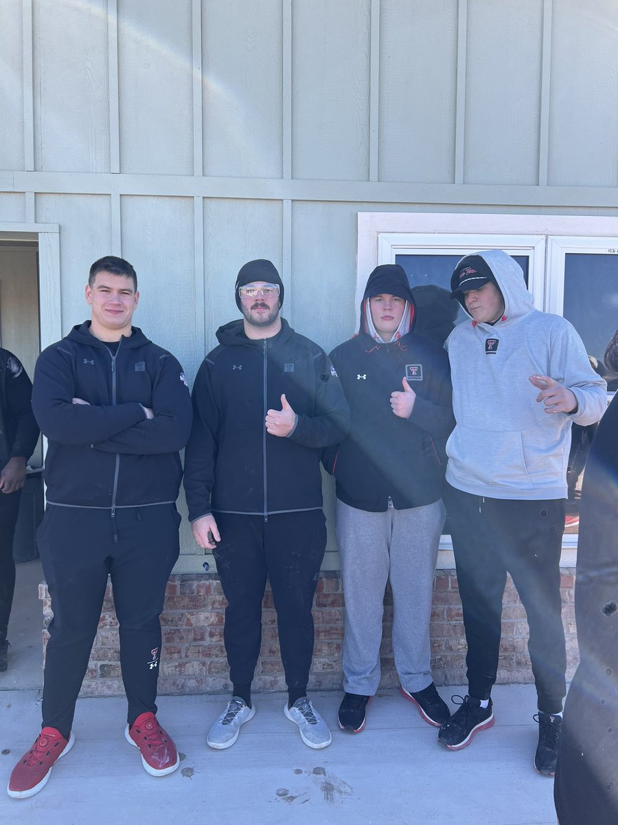 CalebRodkey's tweet image. Had a great time giving back to the community that does so much for us working with habitat for Humanity. @MatadorClubOrg  @Habitat_org