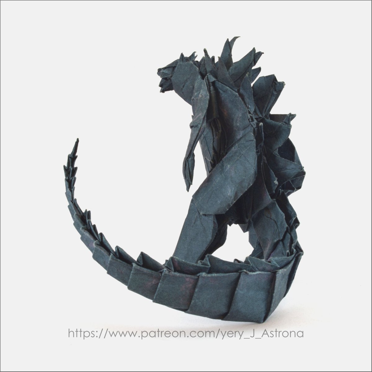 yeryjastrona's tweet photo. GODZILLA (LEGENDARY) ORIGAMI
For me (Yery J. Astroña)
From a single 70x70cm square of paper. without cuts!
The CP (Crease Pattern) is now available on my Patreon!😉
https://t.co/MBDY8D9OEf
#origami #godzilla #GodzillaxKong #origami #art #supercomplexorigami #yeryjastrona https://t.co/yoMBDF35de