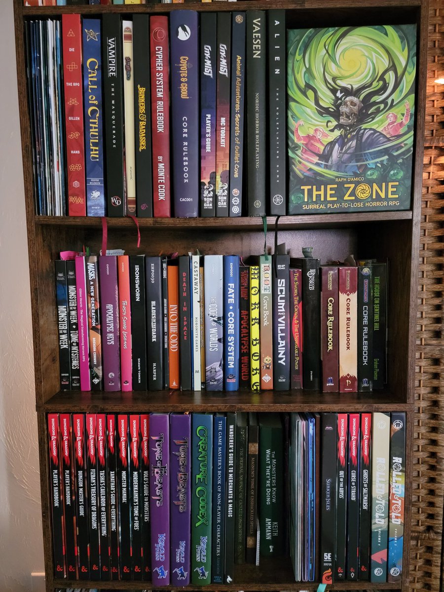 Did some late night reorganizing of my shelves 😍