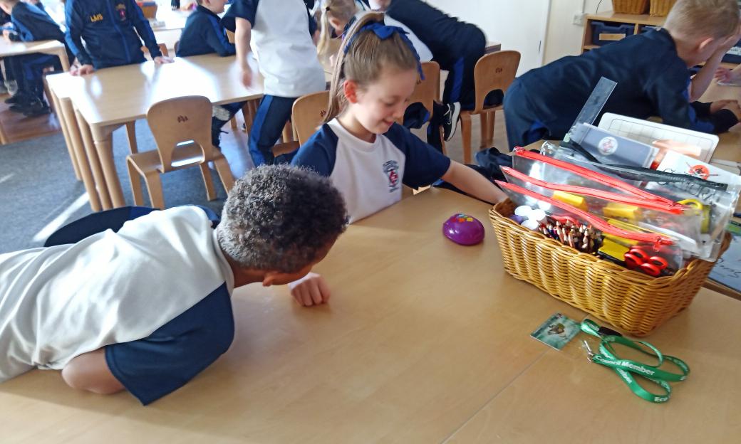 missvgsgc's tweet photo. We have been exploring robots and learning how to program in commands @MrGSGC #SGCComputing https://t.co/GKZIfHFgAx