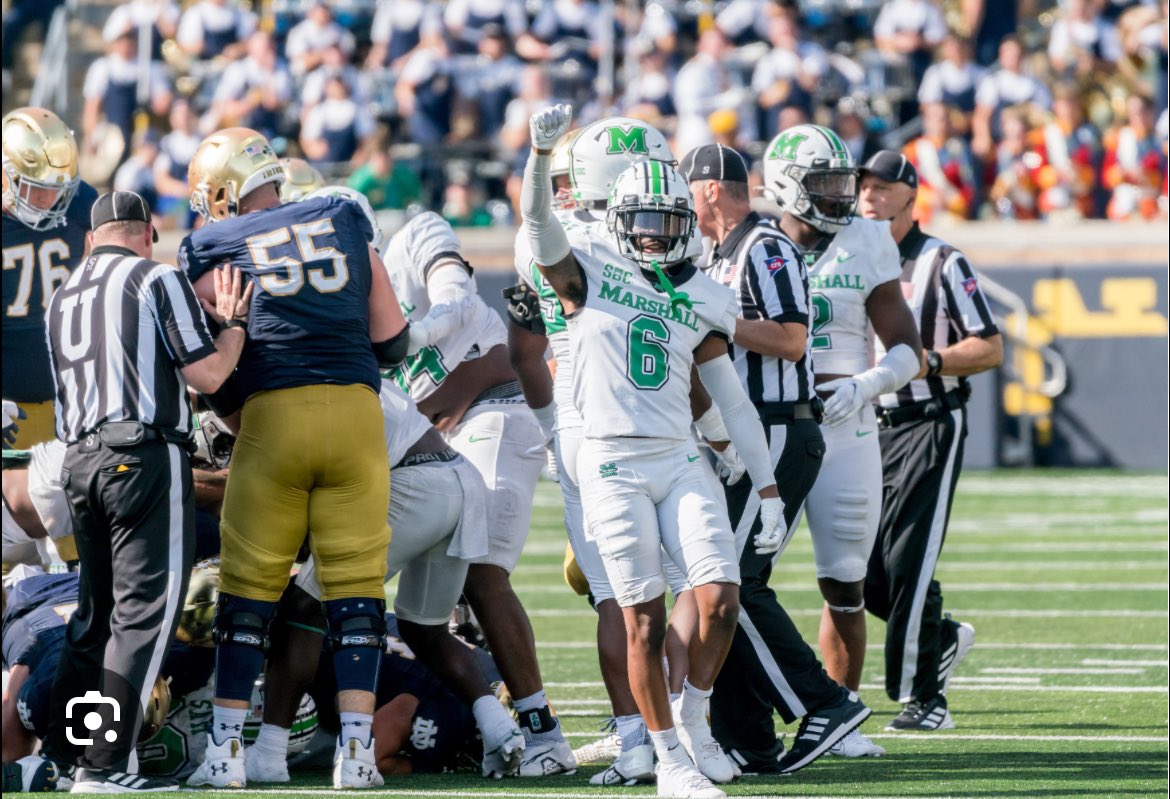 After a conversation with <a href="/CoachHuff/">Charles C. Huff</a> I’m Blesssed to say I have received my first offer from the University of Marshall!
<a href="/CoachBFitz/">Bill Fitzgerald</a> <a href="/MaxRuiz50/">Max Ruiz</a> <a href="/KinslerLatish/">Latish Kinsler</a> @jvonneparker