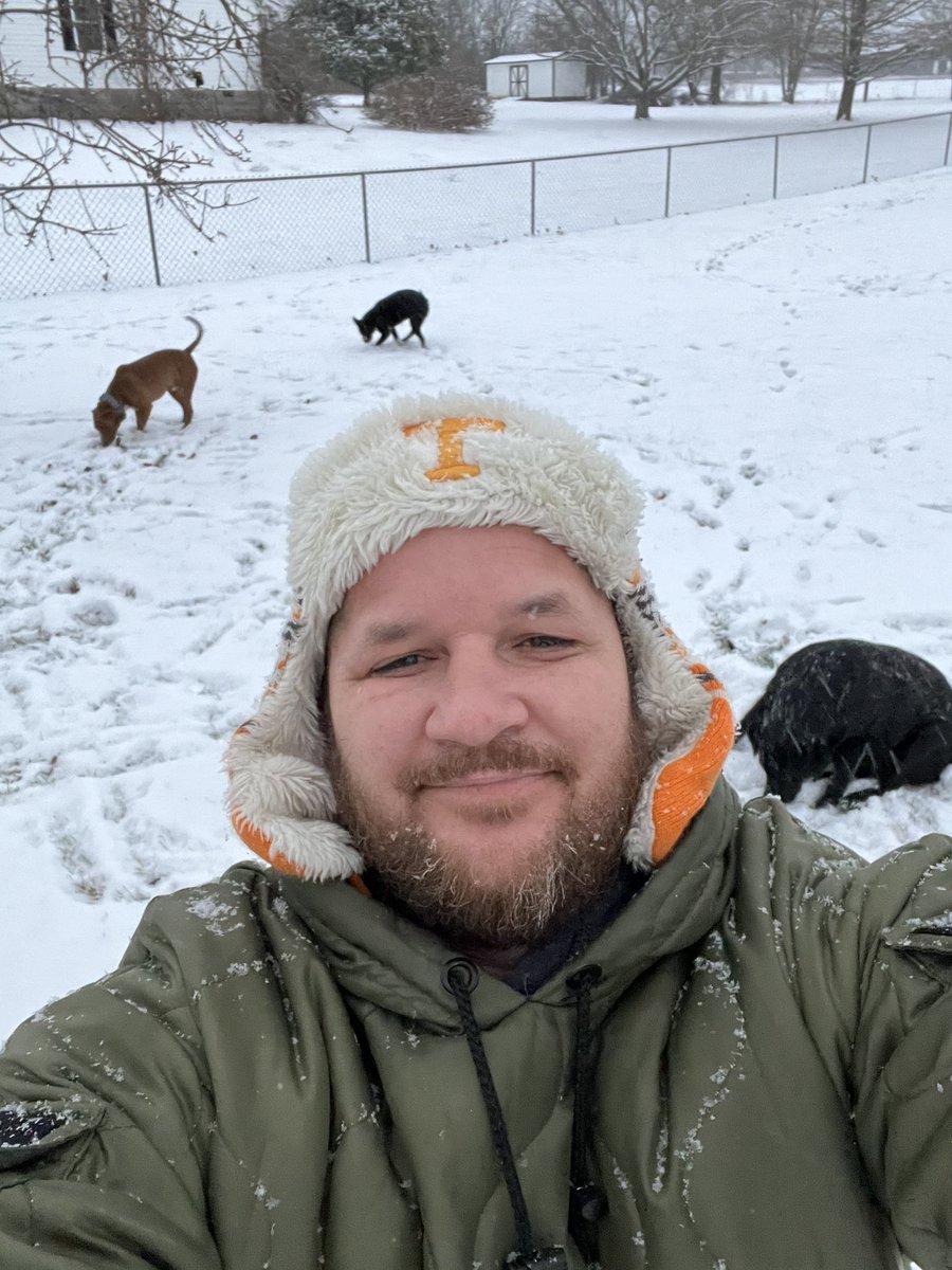 HillbillyDNA's tweet image. Moment of silence for all the dogs out there without a warm shelter to retreat in .. 

 .
#Dogs #Love #ColdAF #snowStorm
