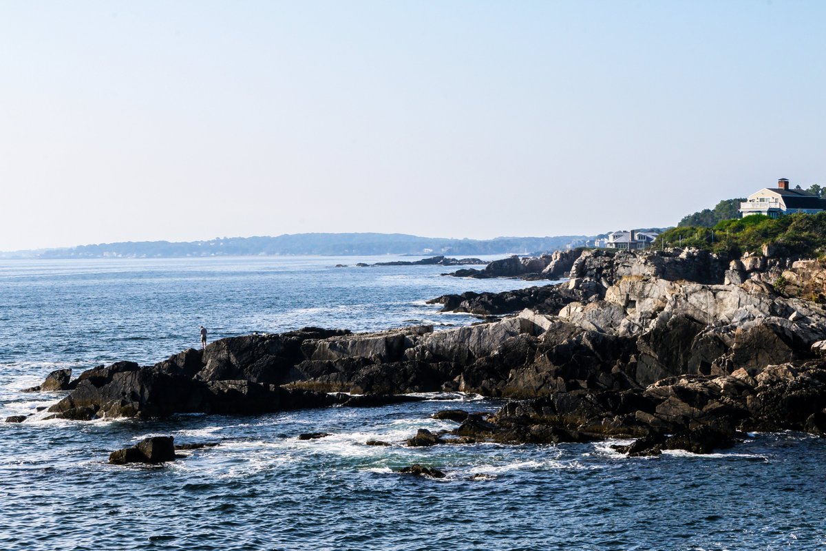 AJKinOHIO's tweet photo. From This Peninsula I Shall Fish. Portland Head Lighthouse. Cape Elizabeth, ME. Canon 70D. f/22. 1/160 ET. ISO-640. 45mm. Edited in Lightroom. #maine #lighthouses #portlandheadlighthouse @NE_Lighthouses https://t.co/HmIbsnJ6JA