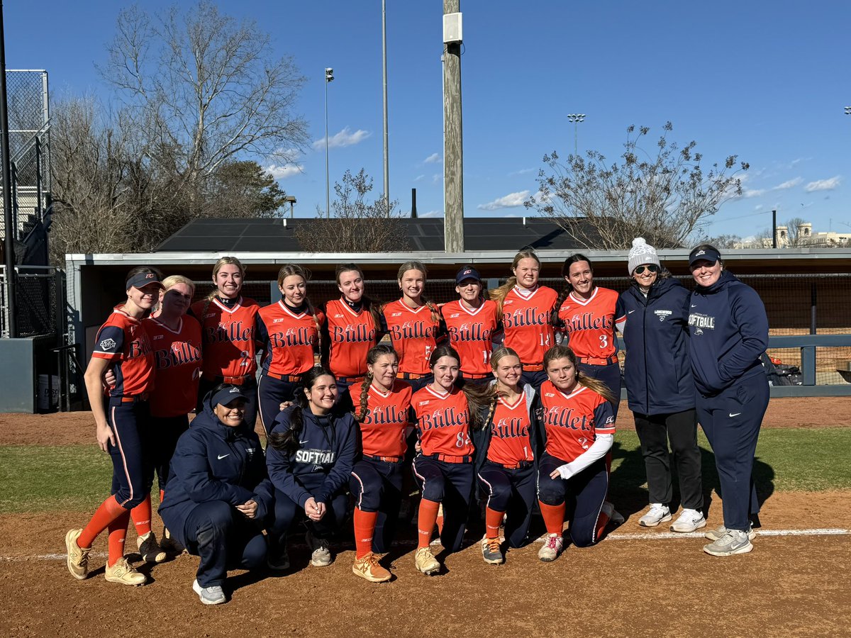 AvaGarza2026's tweet photo. Had an amazing time with my team @LongwoodSB camp yesterday!!  Got to meet some amazing players and coaches!! Can’t wait to come back! @DrCoachBrown5 @JordanLMcNary @naleyabridges https://t.co/yHN9R6cIBn