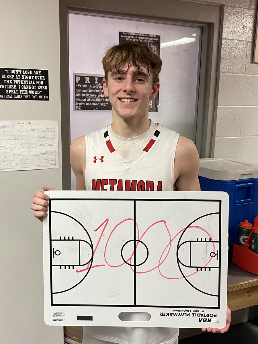 Congratulations to ⁦@Tylermace25⁩ on joining some elite company by scoring his 1000th point! It’s been a pleasure to watch you do it! #MTXE365 #1000pointclub