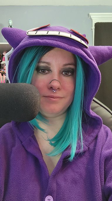 Live on twitch and kick link in bio https://t.co/rmt9235hUc<a href="/tag/cosplayer"class="tags"><span>#cosplayer</span></a><a href="/tag/cosplay"class="tags"><span>#cosplay</span></a><a href="/tag/demonslayer"class="tags"><span>#demonslayer</span></a><a href="/tag/cosplayergi"class="tags"><span>#cosplayergi</span></a>