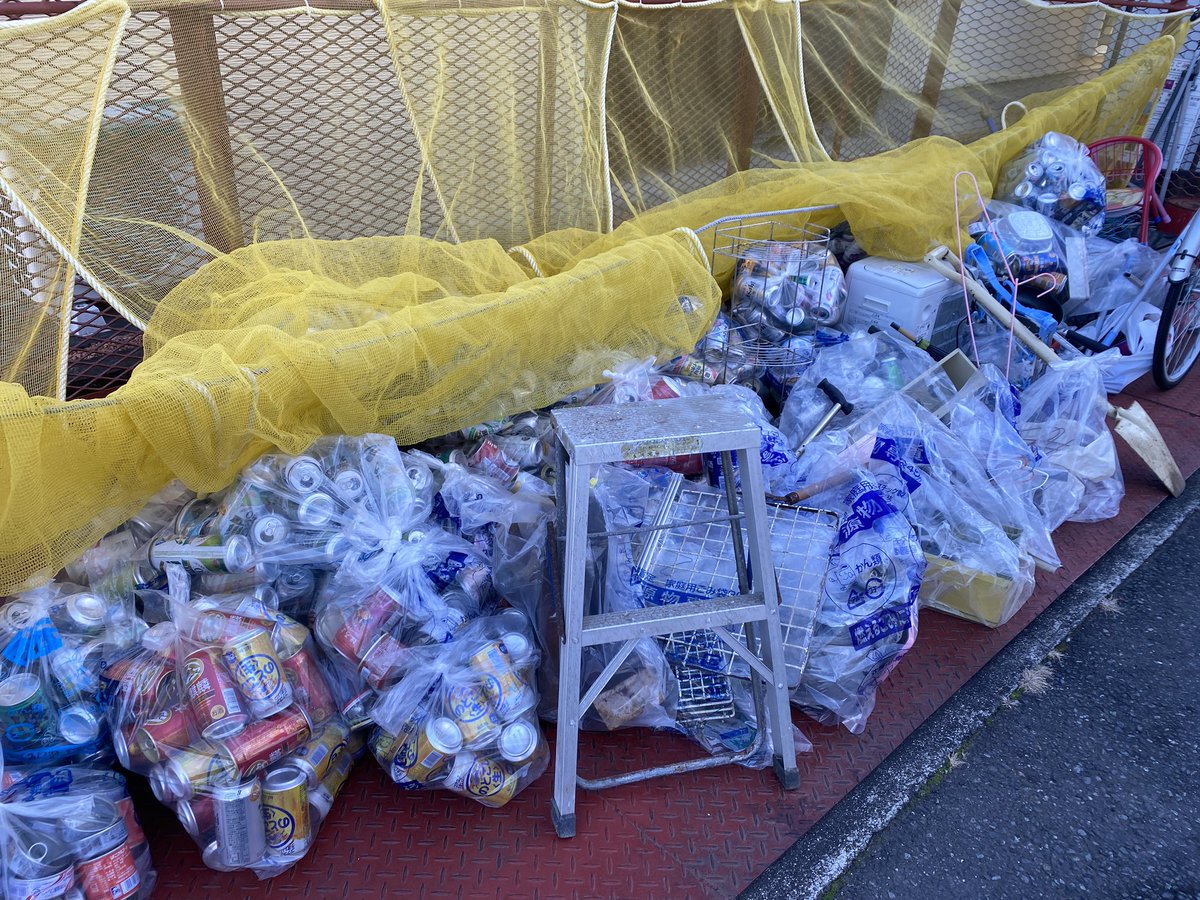 Us_Lantern's tweet photo. まだ使えそうな"道具"がたくさん。
私がビンテージ品の修理屋だと知ってか知らでかたまたま出くわした近所のマダムが一言「今は本当に消費の時代ですよね。」 https://t.co/wUhBkLlDyX