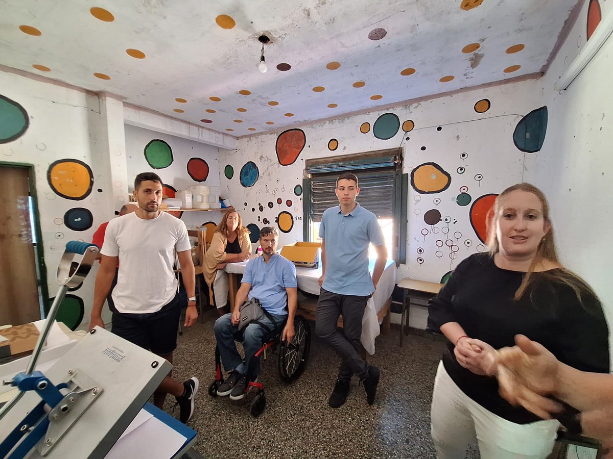 RPSoques's tweet photo. 🫂 Estamos convencidos que el trabajo articulado entre provincia, municipio e instituciones. Es la clave para crear oportunidades.
 Rancho Aparte es una O.N.G, que brinda distintos tipos de talleres de capacitación. https://t.co/fquUn1XRqD