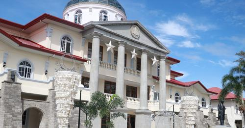 1Bataan's tweet image. Some 133 poor families most of them informal settlers will become beneficiaries of free housing program of Samal Mayor Alexander Acuzar. 
#Housing #Samal #1bataan