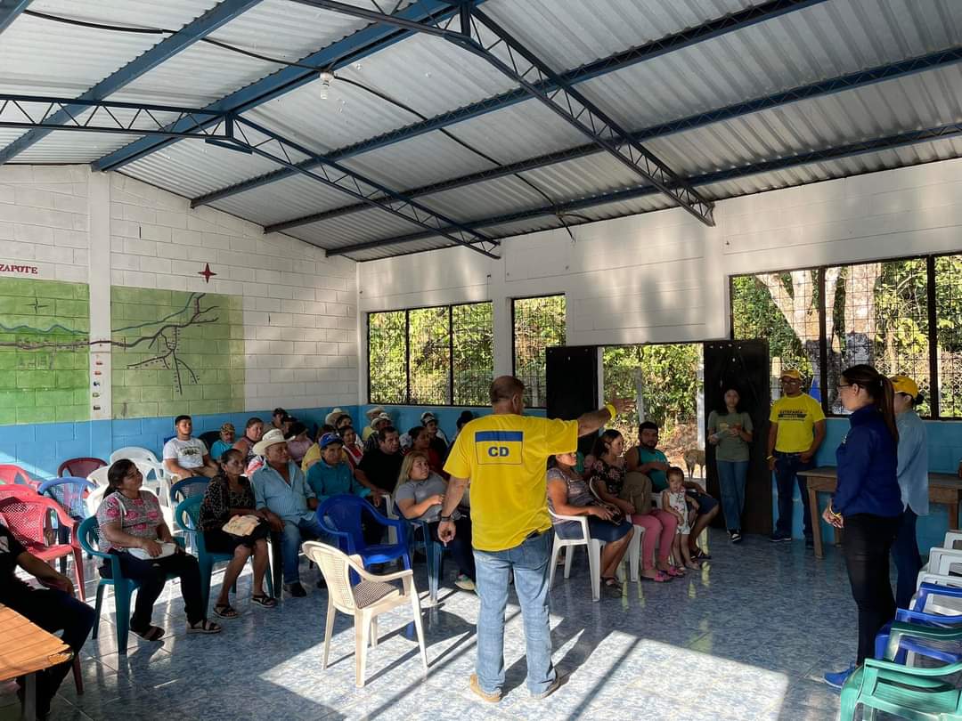Estuvimos reunidos con líderes, conociendo sus necesidades, de igual manera hablamos sobre las propuestas como un plan de desarrollo local. Nuestra población sabe diferenciar entre el Pan y Circo y las propuestas de verdad. Saldremos adelante ¡Unidos X Cabañas!

SOMOS CD 🔵🟡