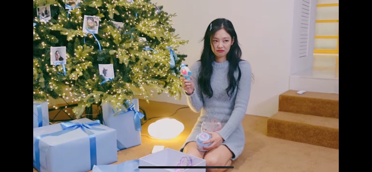 debbyyunanda's tweet photo. Happy Jendawgday jennieyaaaaaaa
Miss Korea Jenny Day
#MoonlightJENNIEDay https://t.co/a204TAcbBW