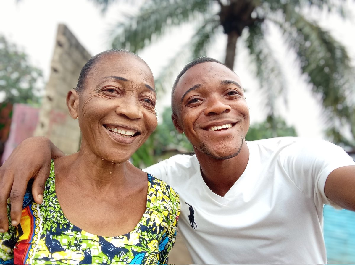 BenitTongono's tweet photo. Merci infiniment maman .
" La femme africaine, le berceau de l'humanité".
❤️ Marthe Kima Kapinga. https://t.co/Q5lH8boksv