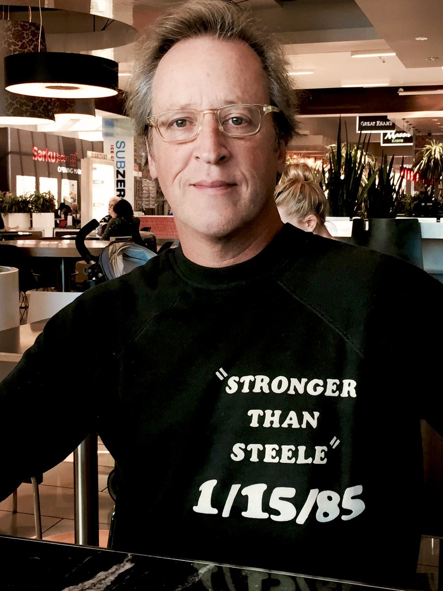 FarmBoyKL's tweet photo. 39 years ago today, the first episode of TV I wrote aired on NBC and all I got was a sweatshirt (not really)! Looking forward to another 39 years (not really)! Thank you Michael Gleason, my mentor. #RemingtonSteele @RemiSteele1982 https://t.co/YgVEZywFtQ