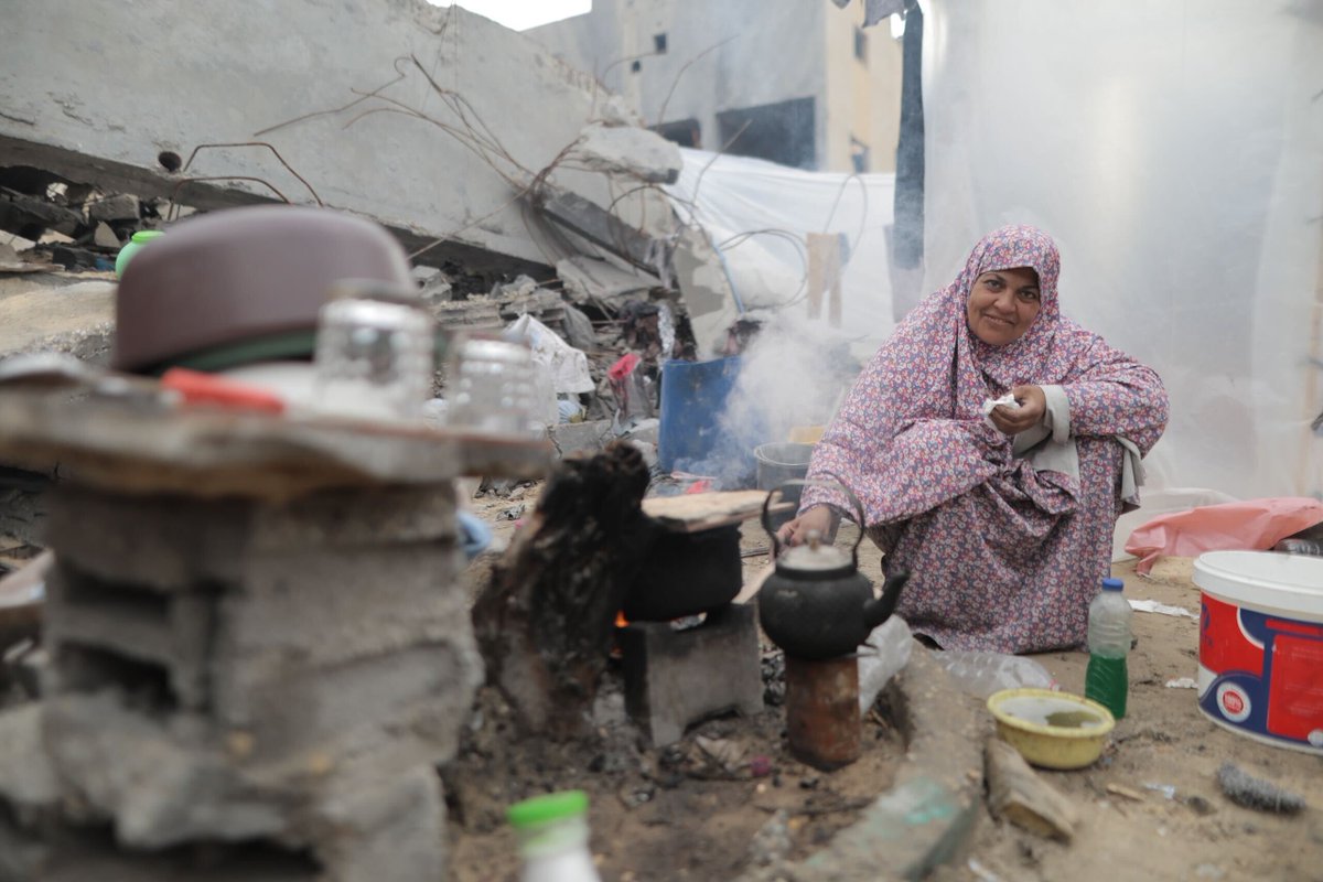WCKitchen's tweet photo. "We headed to Rafah and lived in a bombed house in search of safety in the hope that it would not be bombed again. We face many difficulties in providing food and lunch. WCK is providing support to us under difficult circumstances."–Um Mazen al-Sawaf, Gaza
#ChefsForThePeople https://t.co/3lQJM6BAzz
