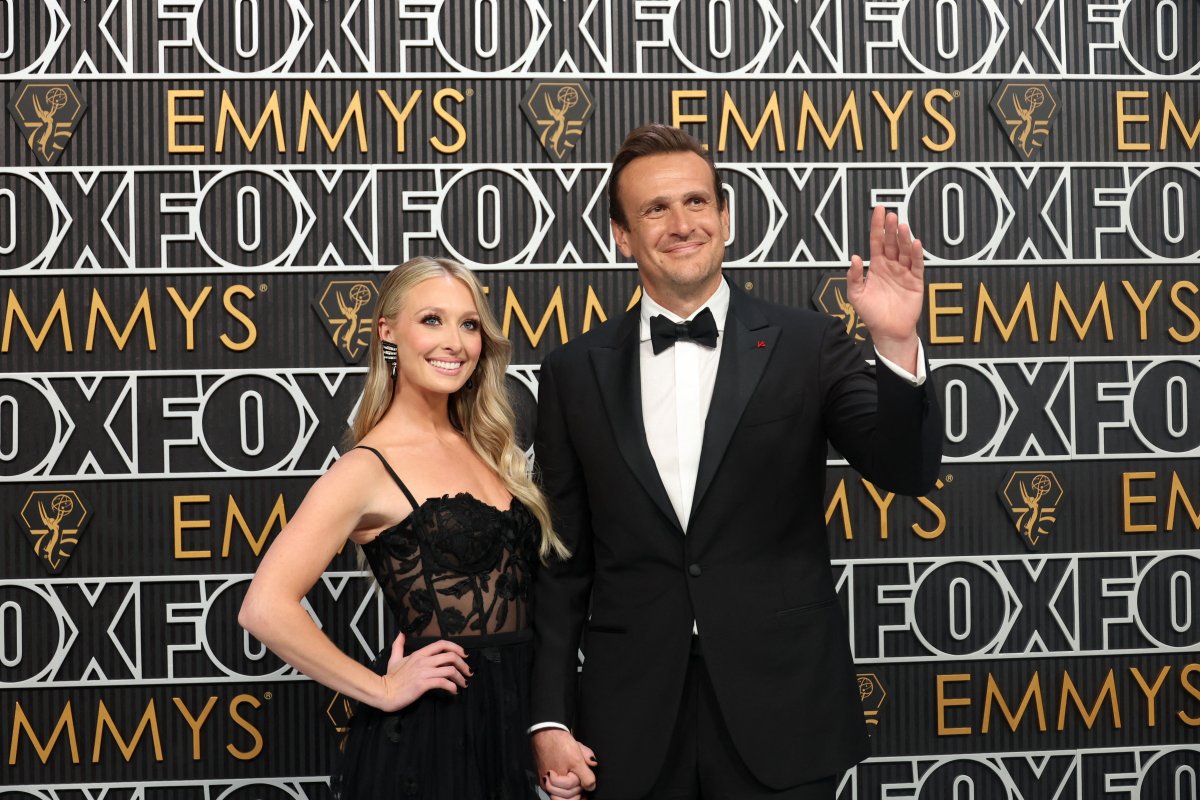 Kevin Hart Recalls Living with Former Roommate Jason Segel, image size:1200x800