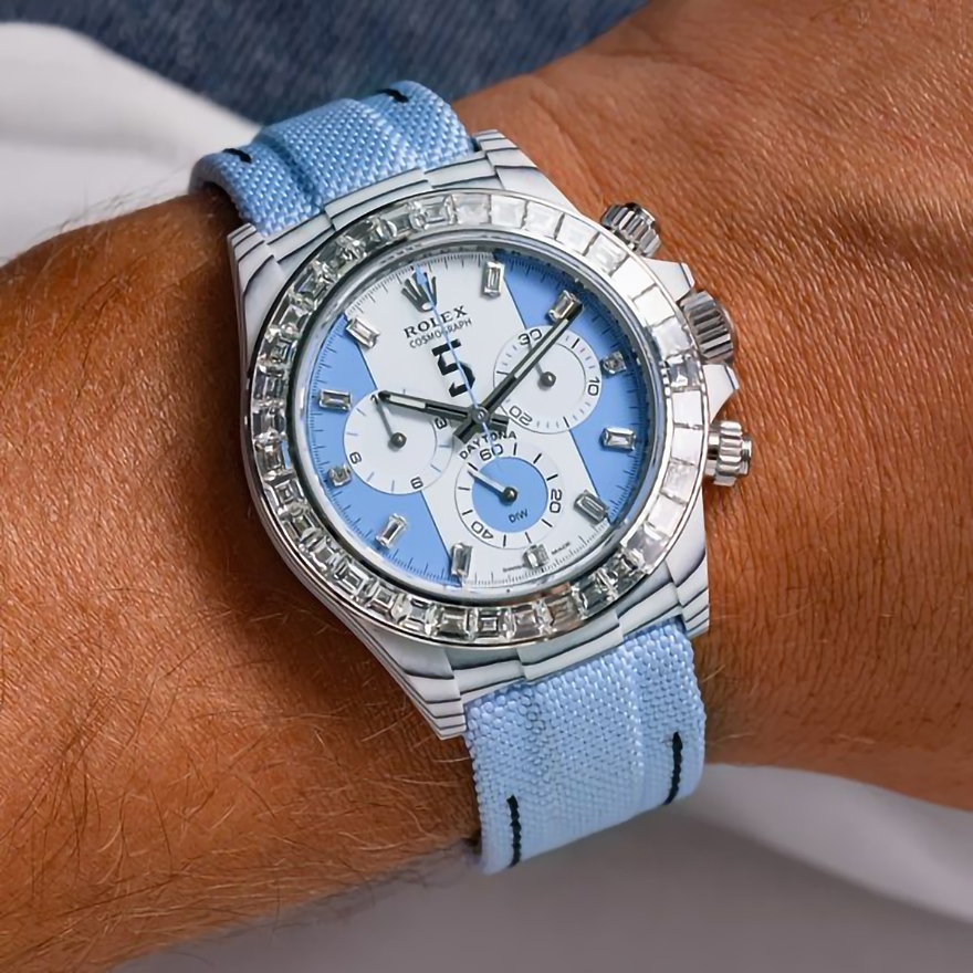 WORLDTIMER_'s tweet photo. DiW Rolex Daytona LEANDRO PAREDES Diamond Bezel 🔥🚀🔥
Price & Details:https://t.co/QHfQaDGYgt
DiW 鑽石圈 勞力士 地通拿
#rolexrainbow #diamondwatches #LEANDROPAREDES #dubaistyle #watchanish #whatchs #watchmaniac #LuxuryLifeStyle #jacobandco #RoyalOakOffshore #arminstrom #iwc https://t.co/pvyL8OFkwM
