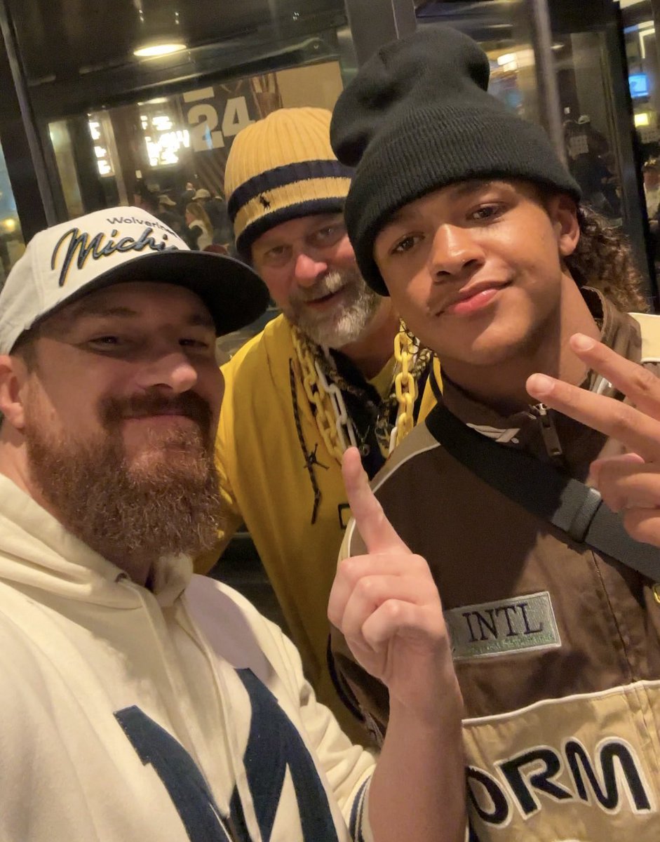 RyIntegrity's tweet photo. One of the BEST days of my entire Life! GO BLUE! #NationalChampionship https://t.co/TCw8L0qU4s