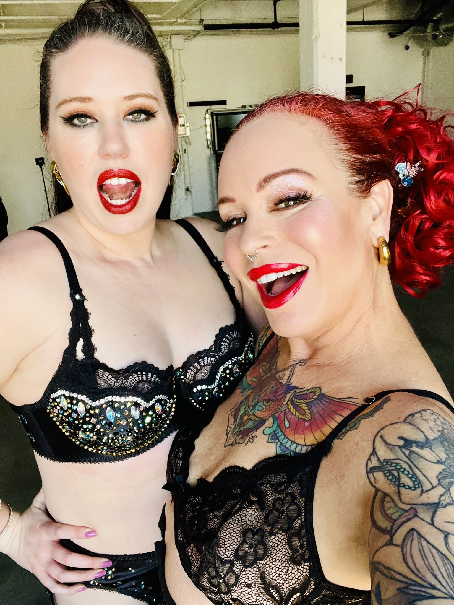 BTS for the @burlesquexchill photshoot! https://t.co/8vlDicdC9k