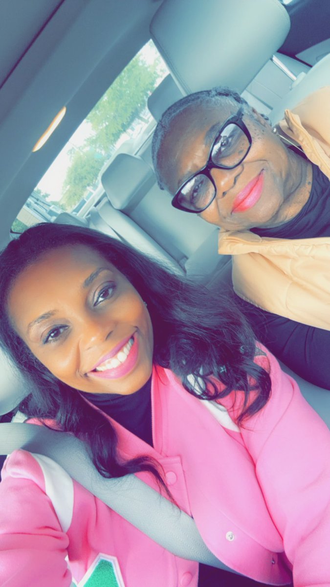 Outside with my favorite on this “pretty girl” holiday!🩷💚