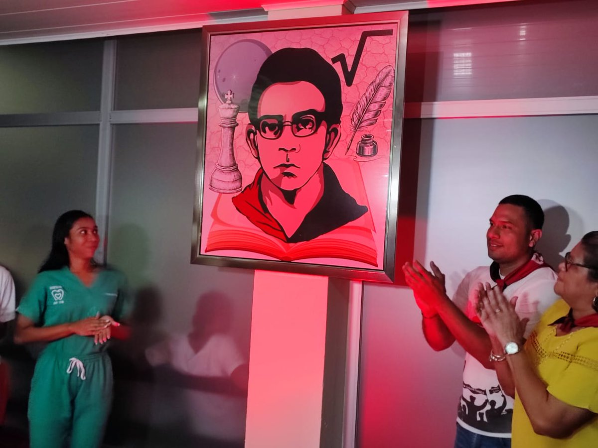 Canal4Ni's tweet photo. Comunidad educativa de la UNAN-León rinde emotivo homenaje a Leonel Rugama 
#noticias #nicaragua 
Vía @LopezEricka10  
https://t.co/DsuBJJL70q https://t.co/3nWXbtdzIO