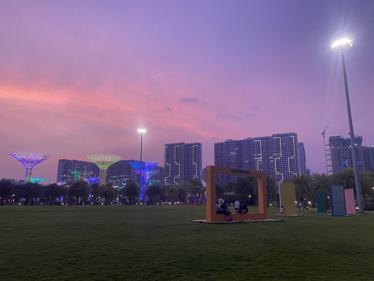 LuongThom19's tweet photo. chào ngày mới đã hoàn thành công việc từ 5h sáng
 Hello new day, finished work since 5am #RedmiNote13Series #x #Twitter #CheoX #vinhome #đibộ #flycam https://t.co/XD0VW4MpEJ