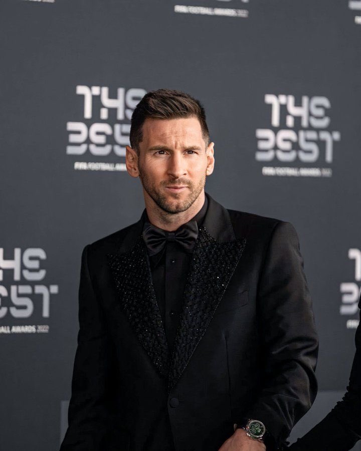oficialsincerao's tweet photo. O fato do Messi ainda não ter postado nada sobre o The Best e nem sequer ter ido a cerimônia, diz muita coisa.

Ele não queria essa premiação e sabe que isso não ficou bacana pra sua imagem. Esse modelo de votação da FIFA é horrível, os capitães foram mal demais. https://t.co/z64tCeYeE9