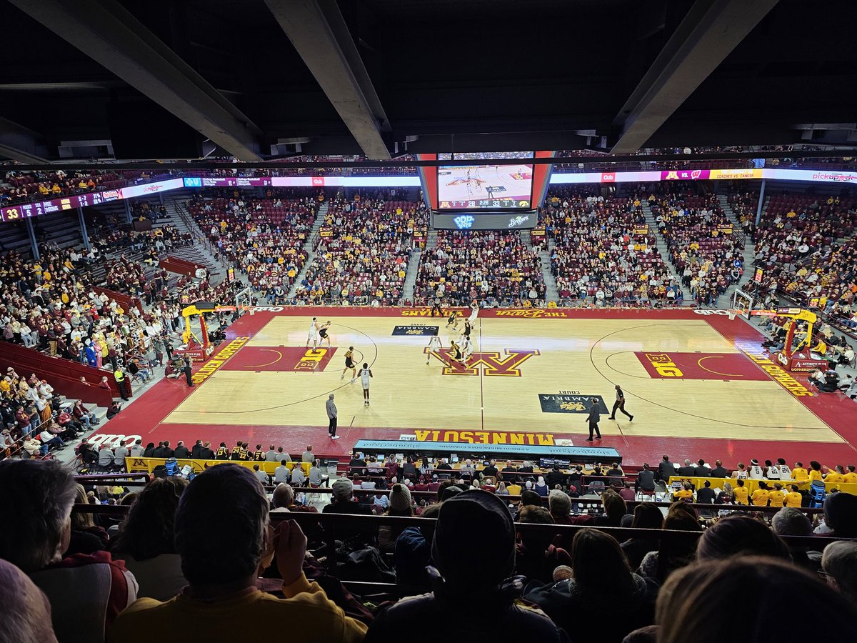 TaPlot's tweet image. Sorry MN Gophers but wife is from Cedar Rapids, IA. I have no choice here 😆
Enjoying game night with family!