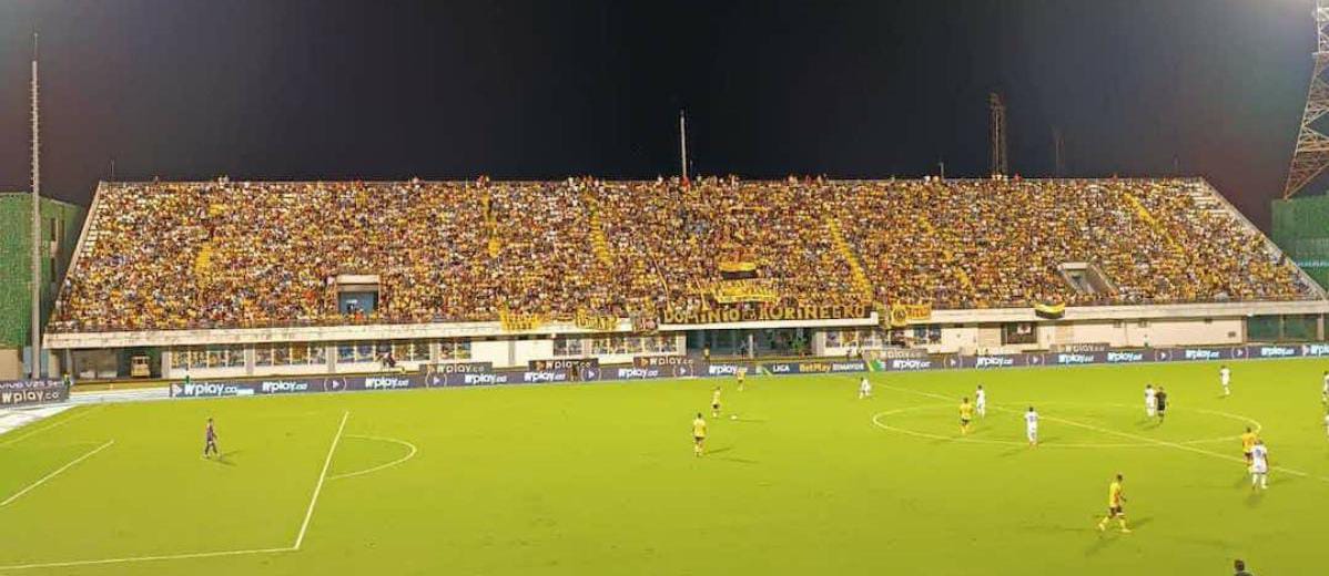 BarrasPor's tweet photo. A proposito de la desvergonzada y ruin intención de transladar de localia al Alianza Petrolera: 

Las barras de Colombia en total solidaridad con la ciudad de Barrancabermeja

#AlianzaPetroleraNoSeVa

Sale hilo 🧵 https://t.co/mDGQyQ1aCs