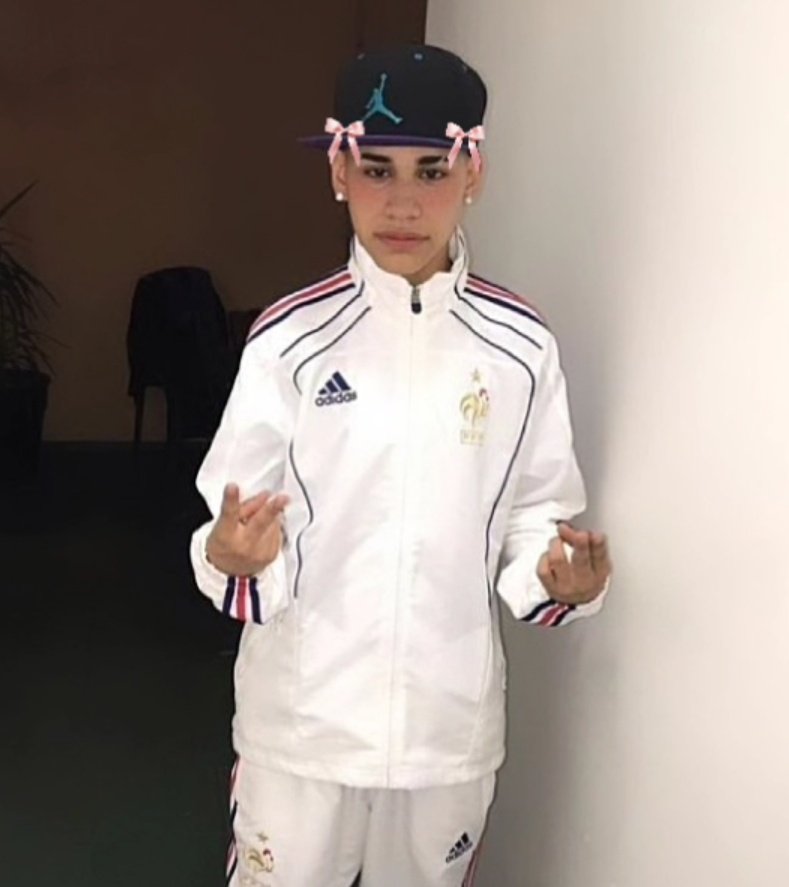 jazuqr's tweet image. yo r coquetto pero coquetto mal