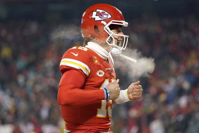 NEWS: #Chiefs QB Patrick Mahomes will play on the road in the playoffs for the first time in his career. 

👀

Masterclass. INCOMING.