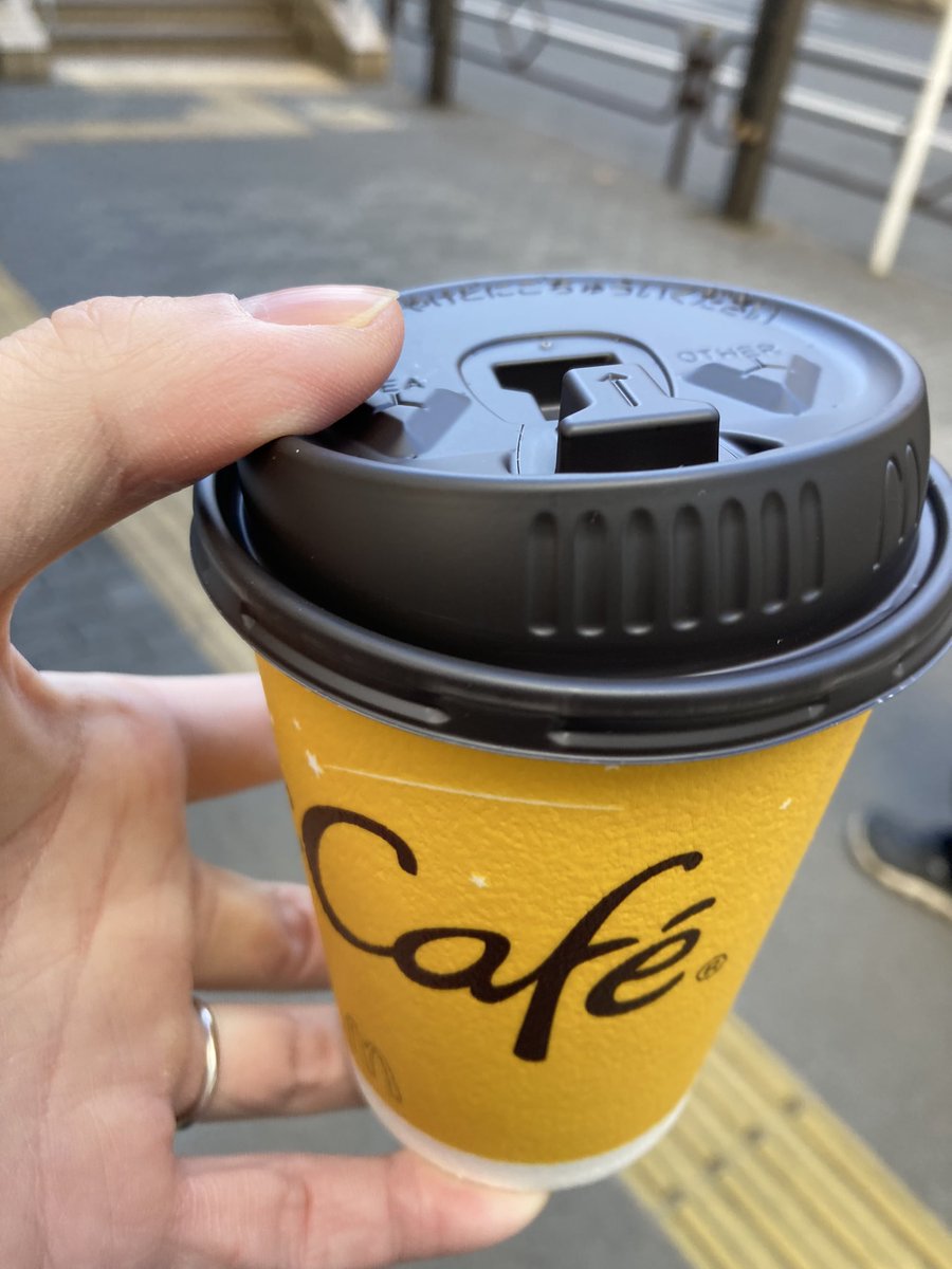 CoffeeOnden's tweet photo. どうも穏田珈琲です☕️☕️☕️

こう寒いと❄️コーヒー飲みたくなりますよね〜😓

暖をとりにマックカフェへ。

表参道お立ち寄りの際には穏田珈琲(おんでんこーひー)へ

宜しくお願い致します🤲
#穏田珈琲　#ジートピア #カフェ #表参道 #サウナ https://t.co/KOcNjHjZpA