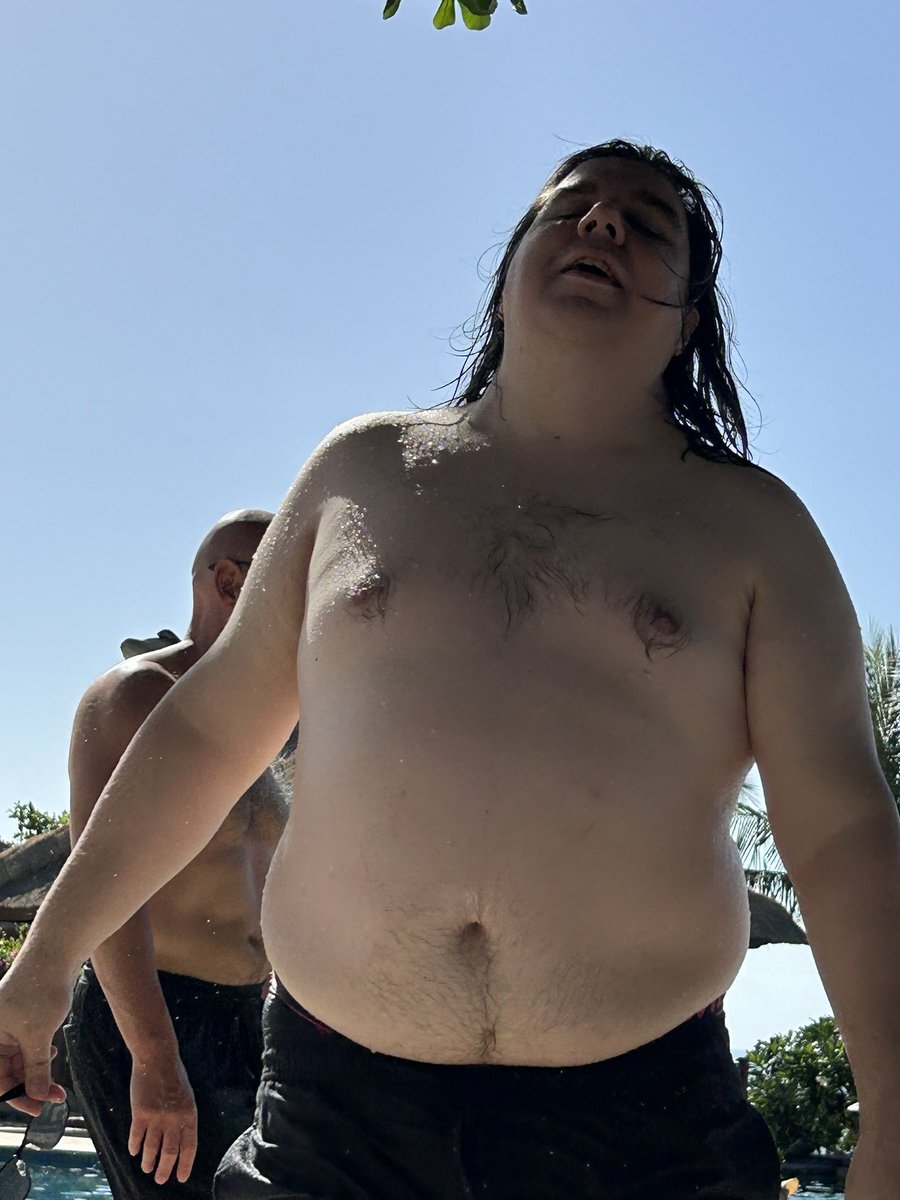 AussieFeeder's tweet photo. Looks like my fatboy should audition for the new and improved version of Baywatch. This piggy has been laying poolside and eating huge for the last 3 days. He’s going to have to weigh in when we get home, he’s been so stuffed at the end of each day. Find him on 📸@chubbydownunder https://t.co/jOWA1yjkqt