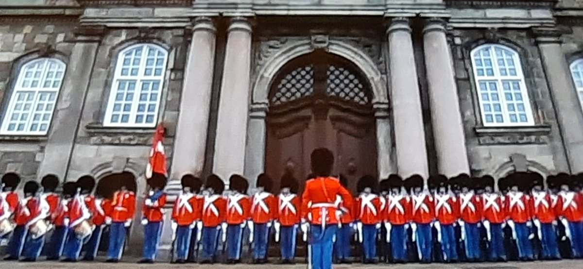 MaipuMaire's tweet image. 🇩🇰n uusi kuningas Frederik X (10.) ja kuningatar Mary &amp;amp; perhe📸1 #Christiansborg'in linna.
📸t 2-4 #Amalienborg'in linna. 
@IrmeliKaija @IamHula
@TiinaAiraksinen @annelitiainen1 @jniemi37 @JohannaKukka @Kaijaala @kallio2017 @MaijaIsokorpi