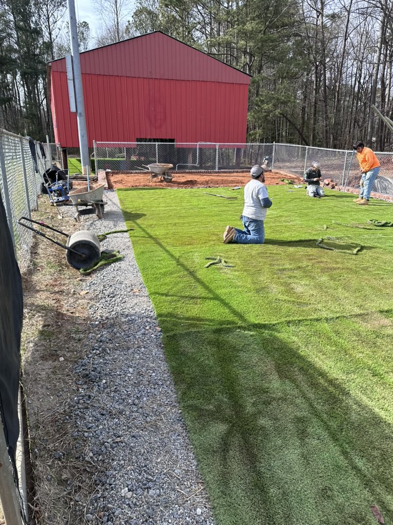 OsborneBaseball's tweet image. Day 1 ✔️ 
Great effort ✔️ 
Bullpen turfed ✔️ 
Beautiful weather ✔️ 
2024 season is off and running!! #FAMILY #theCARDINALway @osbcardinals @OsbornePrincip1 @rlosbornehs