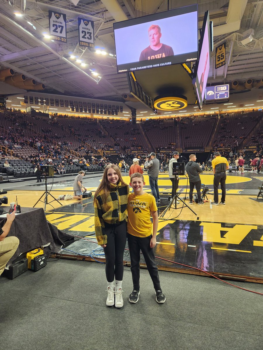 MicSiobhan's tweet photo. #FightforIowa Wrestling season is the best season! https://t.co/LKHVmN7NAF