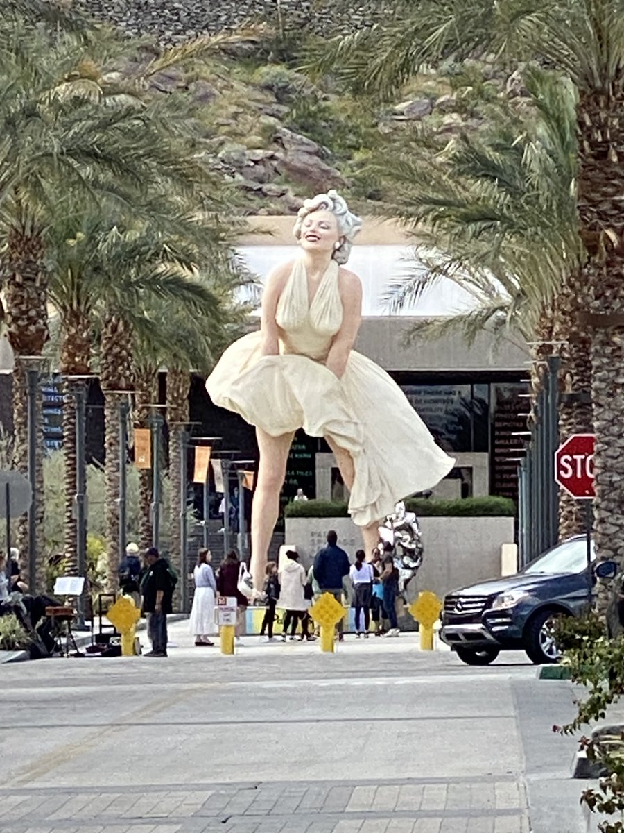 KathyFieldsInfo's tweet photo. ❤️❤️ ❤️#TimelessStyle by @voguemagazine #1950Style #ClassicStyleForever @KathyFieldsInfo
@ModernismWeek #ElvisPalmsprings #MarilynMonroePalmSprings #ILikeIKE https://t.co/4nYKdBdXlc