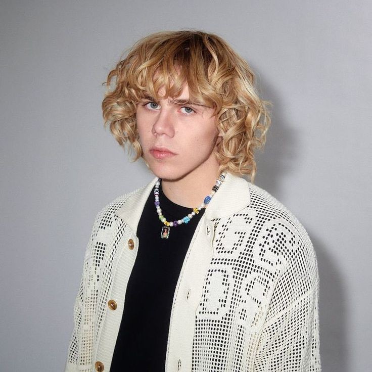 Das NOVE previsões feitas em nossa revista 001, apenas duas foram acertos:

— Best New Artist: Mark
— Album Of The Year: Mark – "Space House"