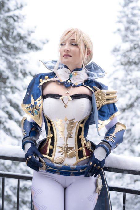 Time to follow Jean to Dragonspine ❄️  #cosplay #GenshinImpactcosplay   📸 @KameraNinjaa https://t.co<a href="/tag/cosplay"class="tags">#cosplay</a><a href="/tag/genshinimpactcosplay"class="tags"><span>#genshinimpactcosplay</span></a>